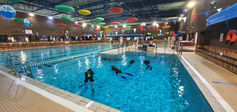 Thornbury Leisure Centre Pool with Divers